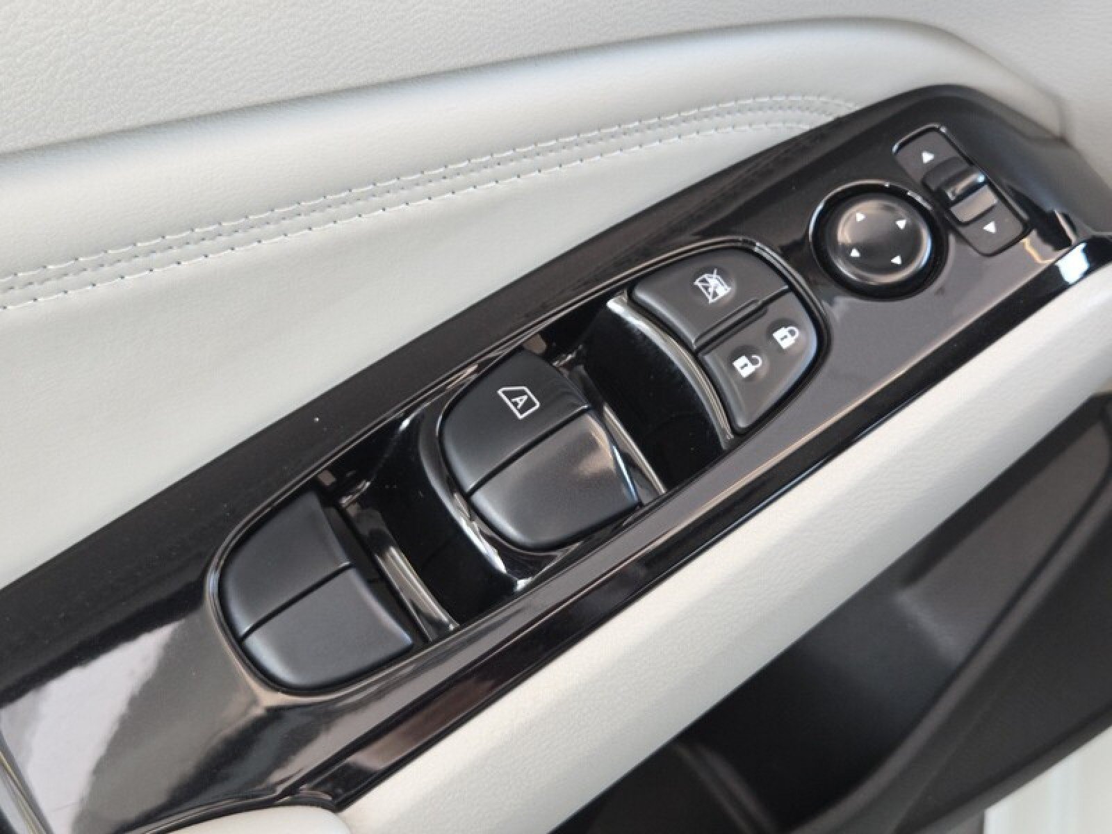 Used 2023 Nissan Altima 2.5 SL FWD image 24