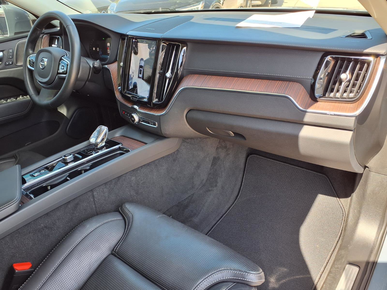 Certified 2023 Volvo XC60 B5 Ultimate w/ Climate Package FWD image 10