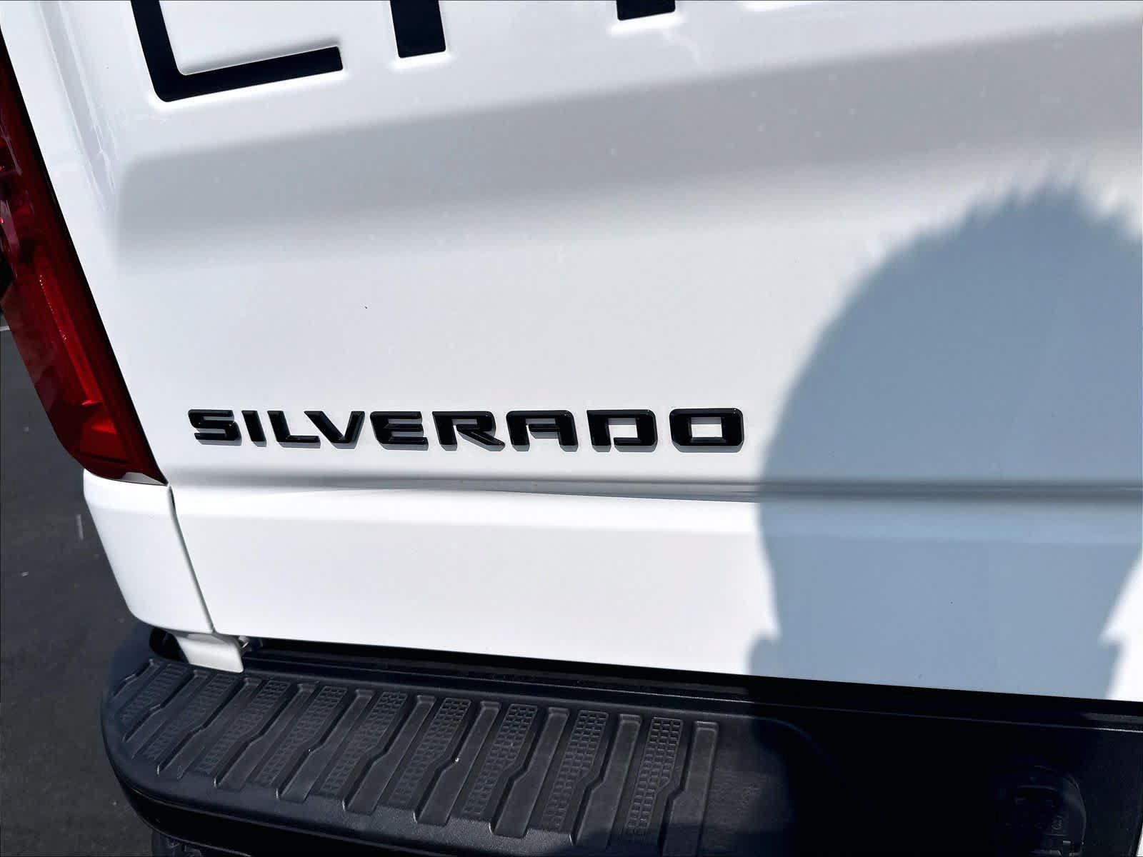 Used 2025 Chevrolet Silverado 1500 LT Trail Boss w/ Convenience Package II AWD/4WD image 25