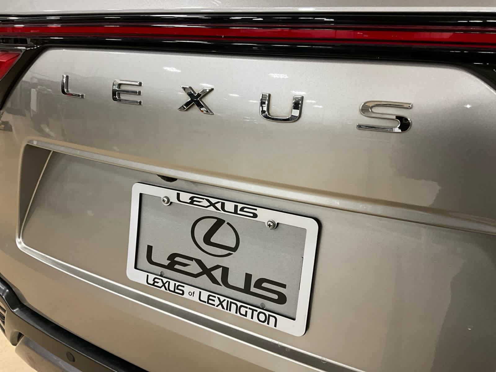 Used 2022 Lexus LX 600 4WD w/ Luxury Package image 27