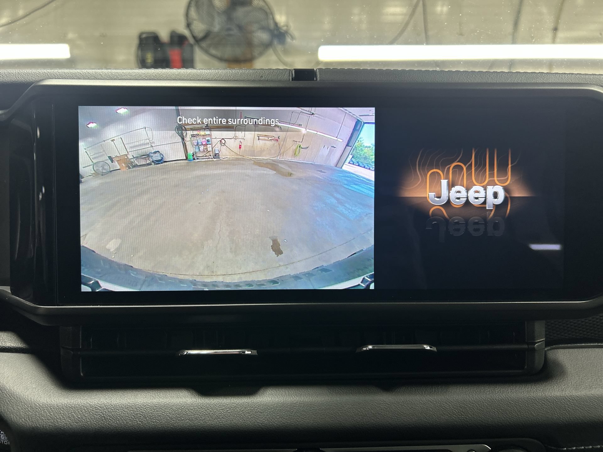 Used 2024 Jeep Wrangler Unlimited Rubicon AWD/4WD image 16