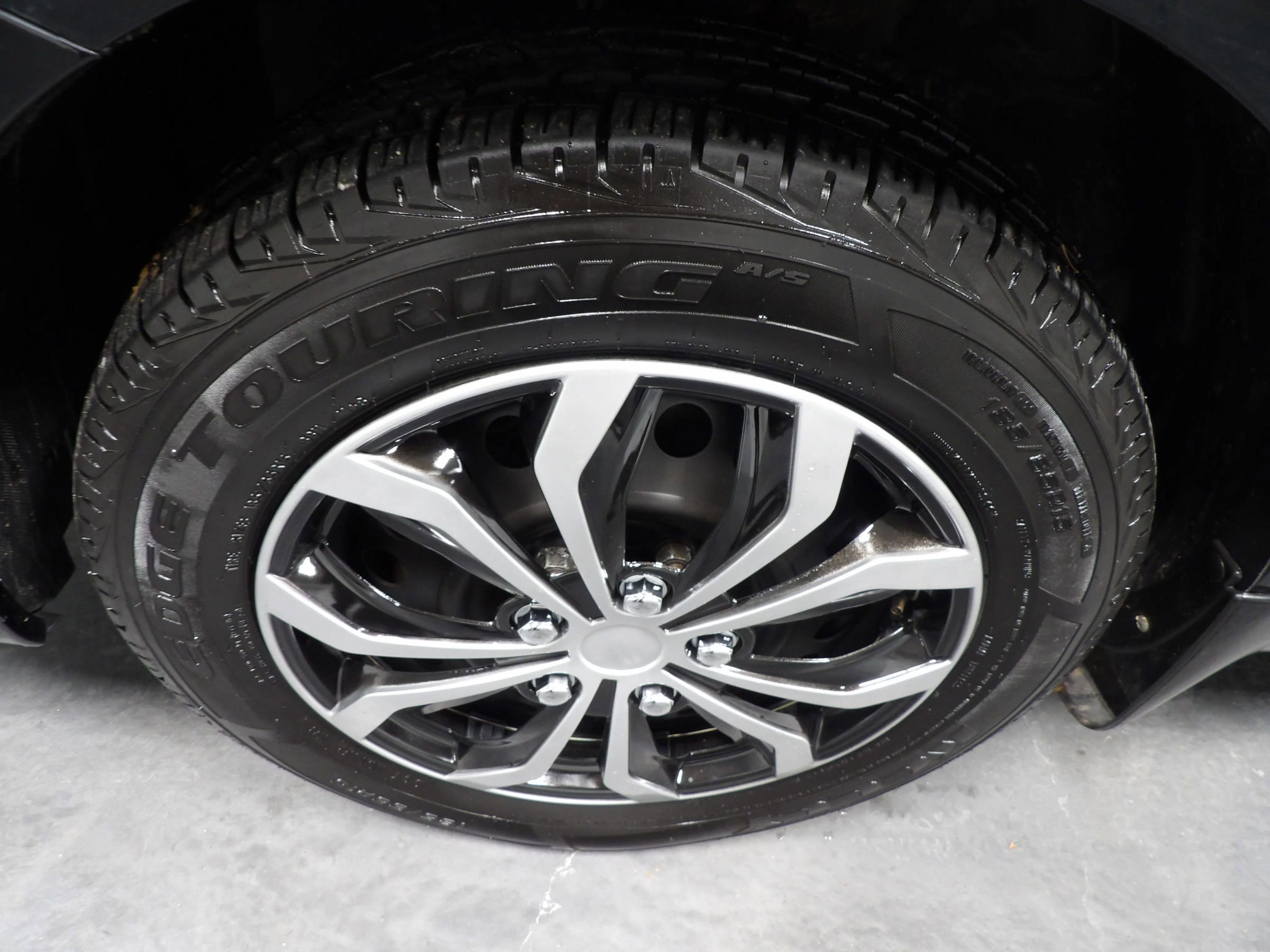 Used 2019 Nissan Versa S Plus image 22