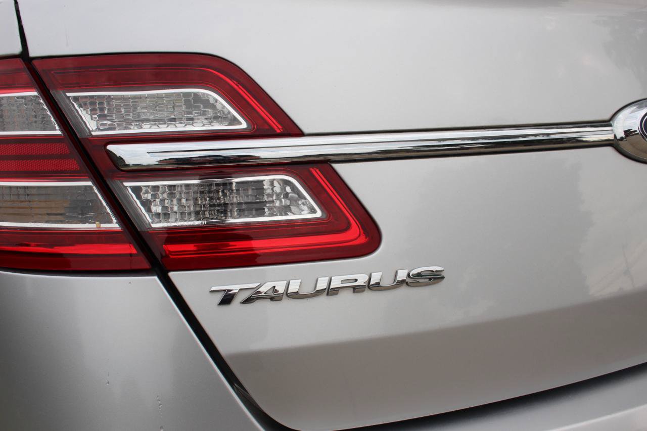Used 2019 Ford Taurus Limited FWD image 44