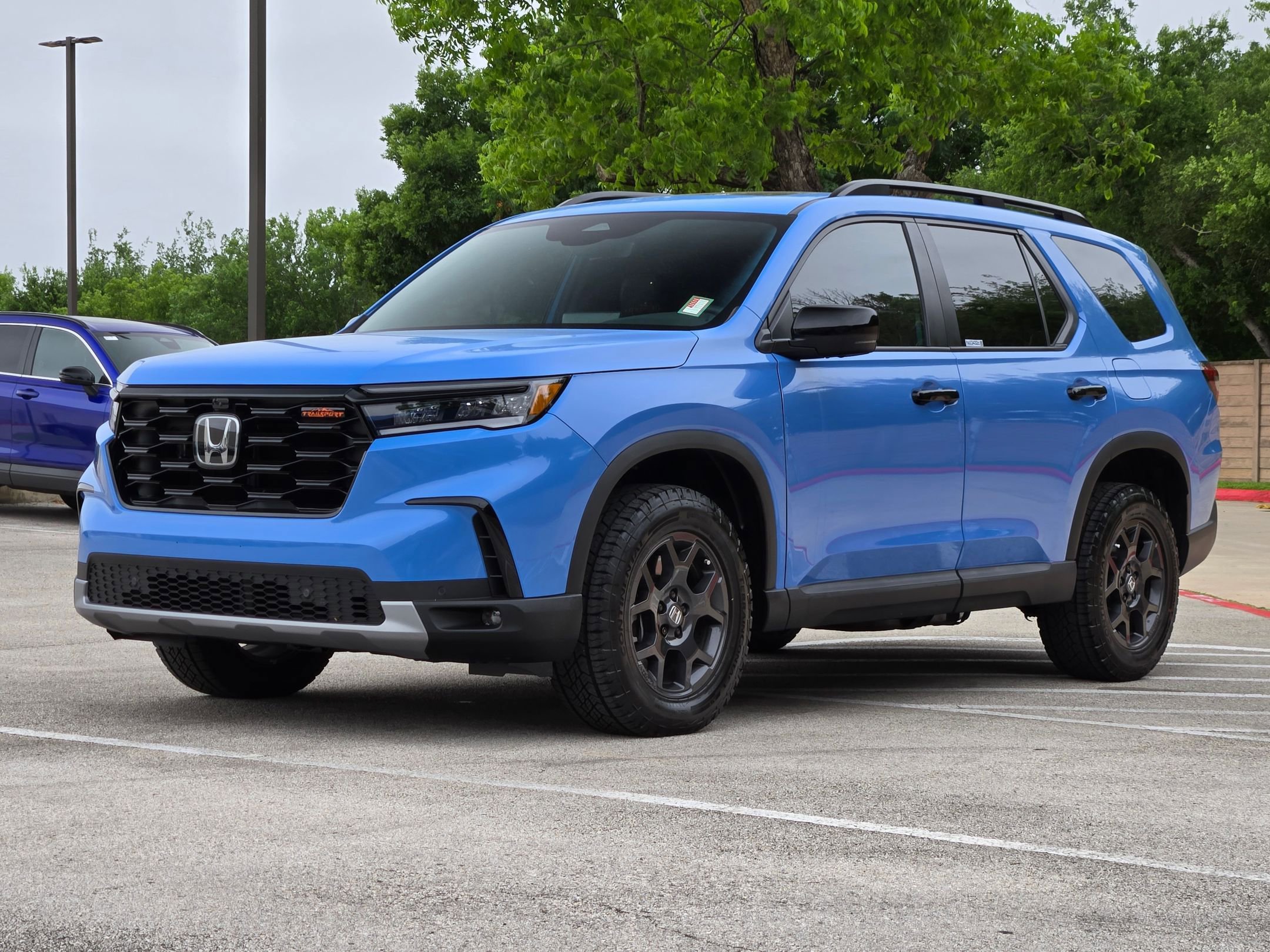 Used 2025 Honda Pilot TrailSport image 7