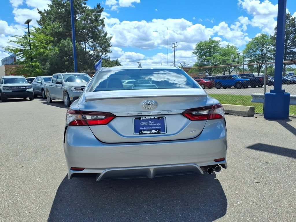 Used 2024 Toyota Camry SE w/ Cold Weather Package FWD image 7