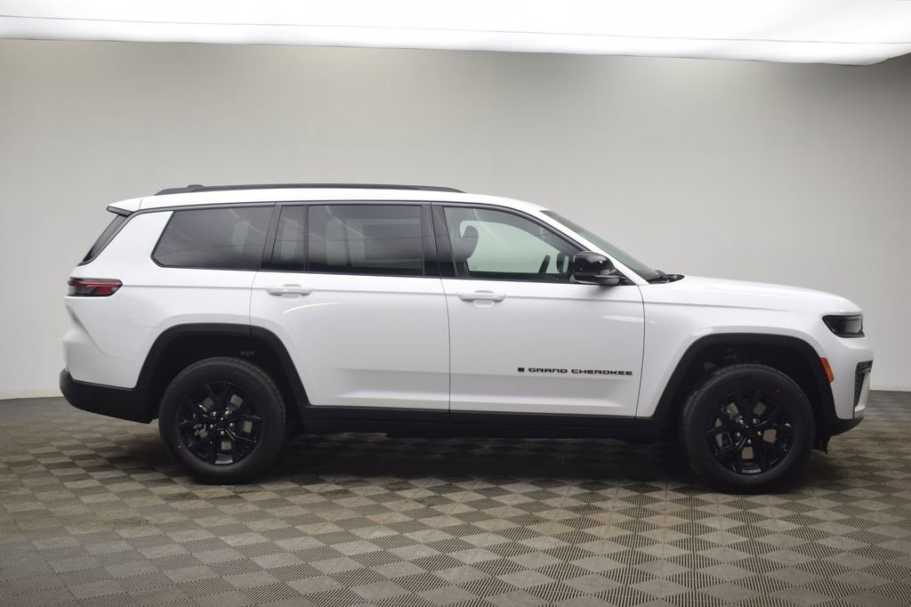 New 2026 Jeep Grand Cherokee L 4WD image 3
