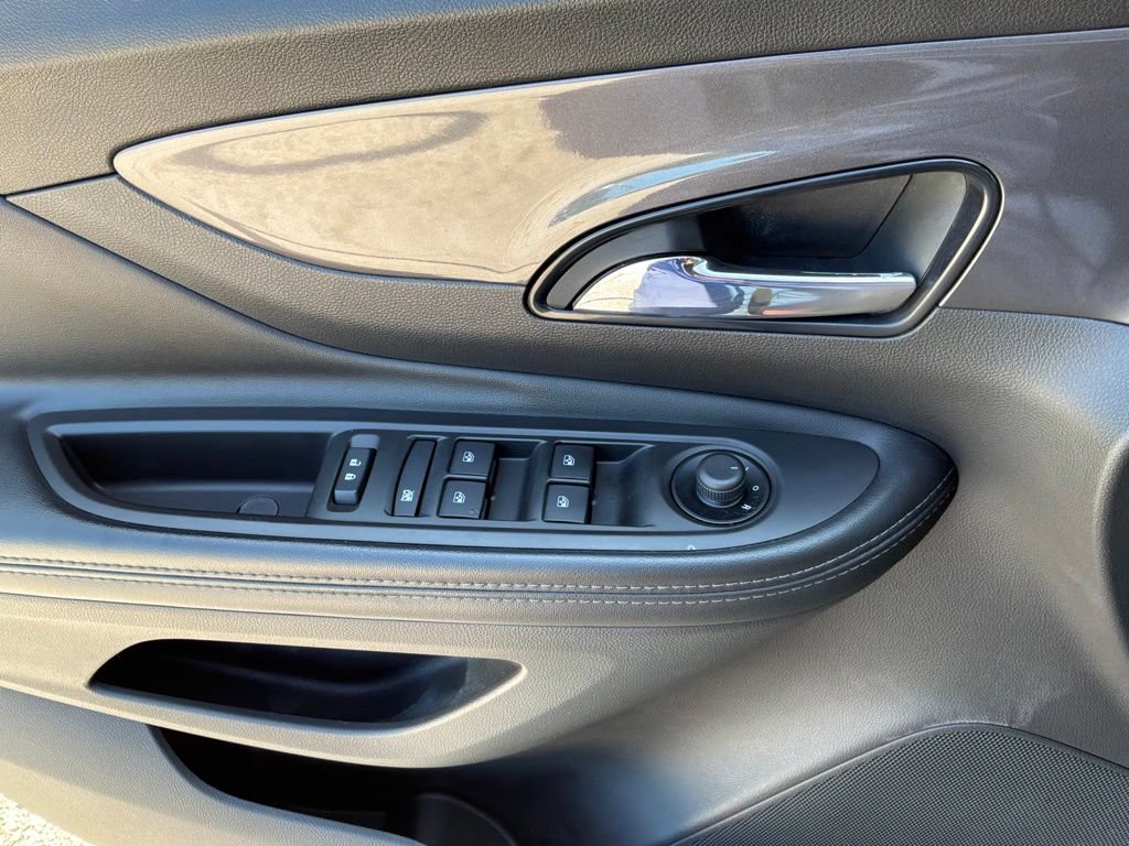 Used 2021 Buick Encore Preferred w/ Safety Package II AWD/4WD image 23