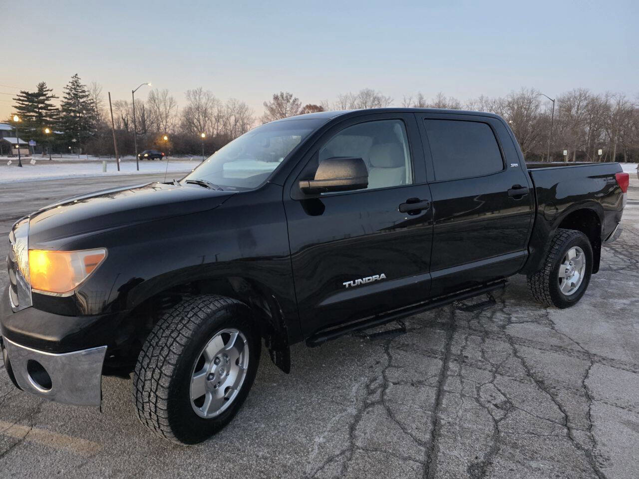 Used 2012 Toyota Tundra 4x4 CrewMax image 9