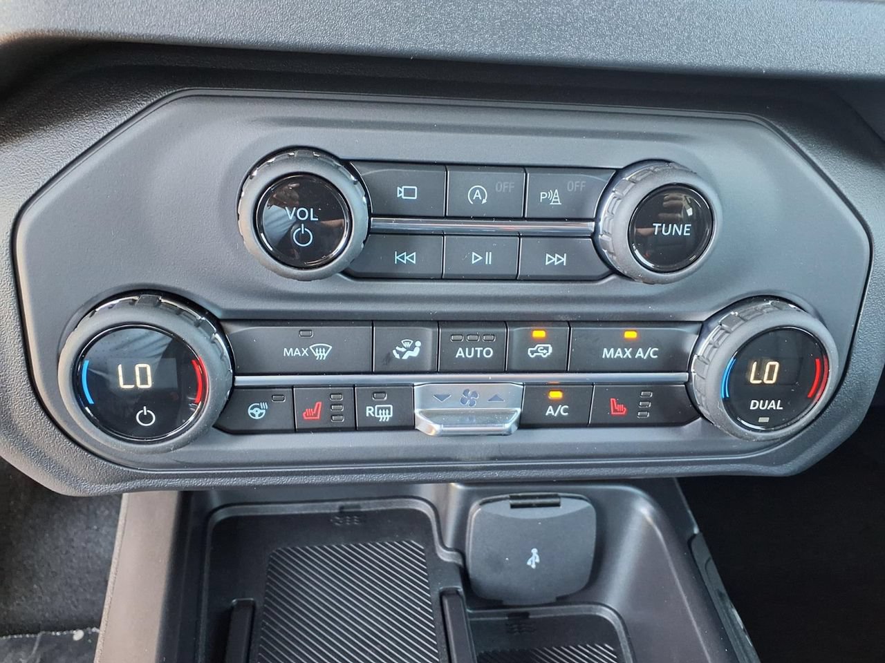 New 2026 Ford Bronco Outer Banks AWD/4WD image 10