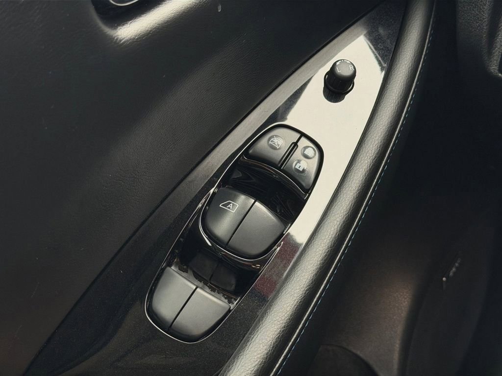 Used 2018 Nissan Leaf SL w/ SL Technology Package image 18