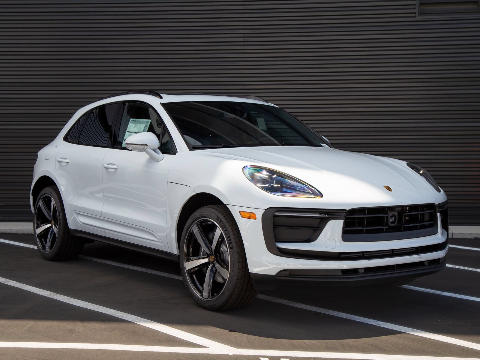 New 2026 Porsche Macan AWD/4WD image 9