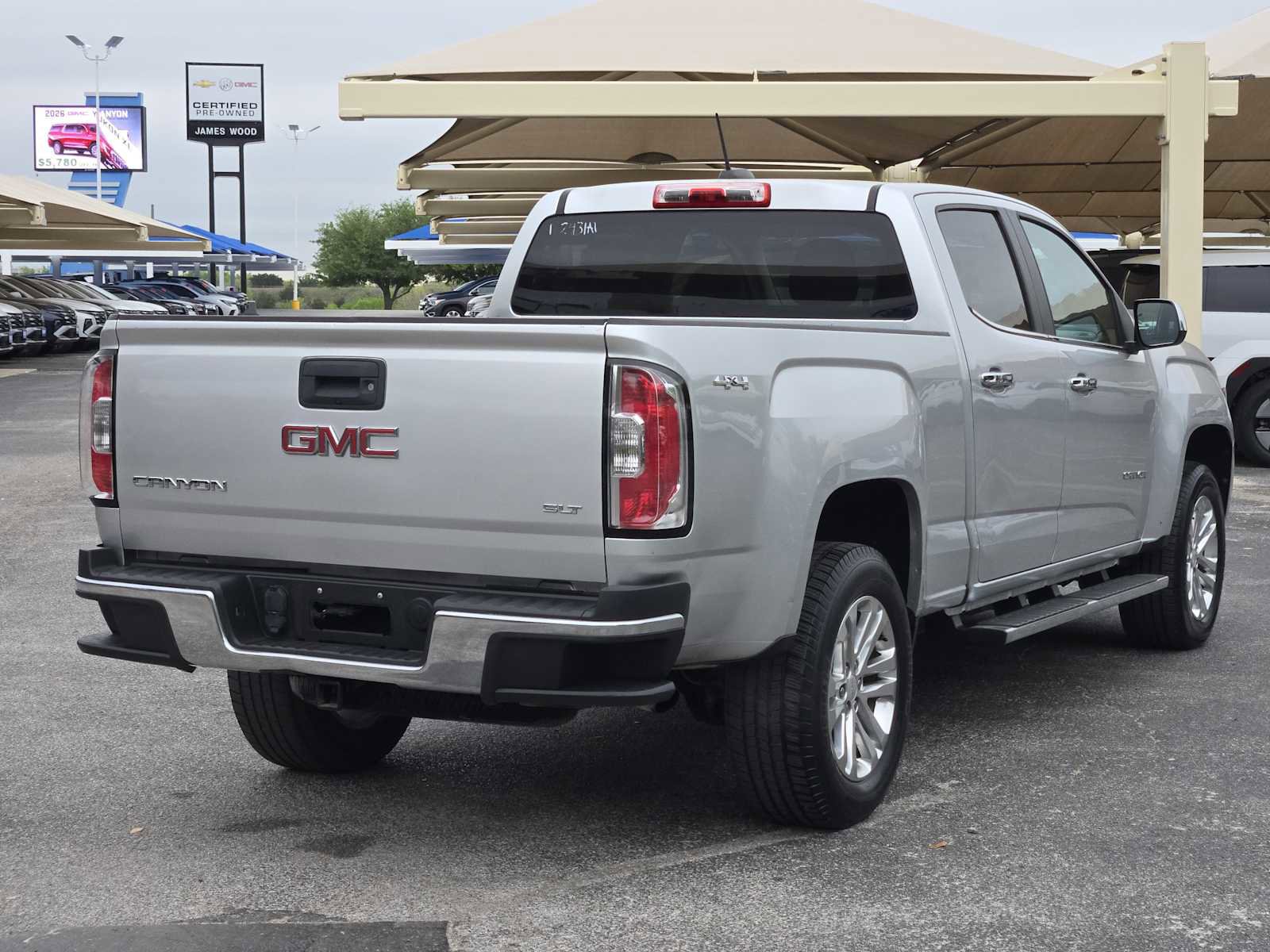 Used 2015 GMC Canyon SLT image 7