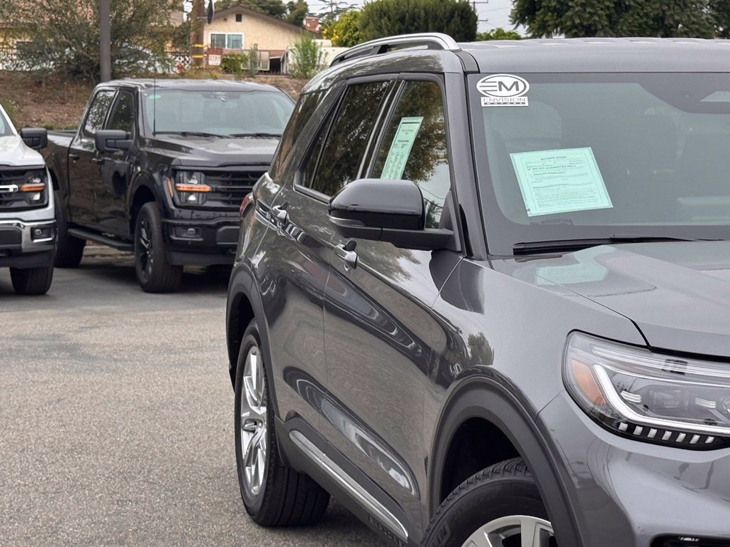 Used 2026 Ford Explorer Platinum RWD image 5
