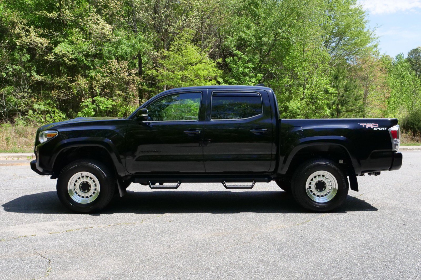 Used 2022 Toyota Tacoma TRD Sport AWD/4WD image 27