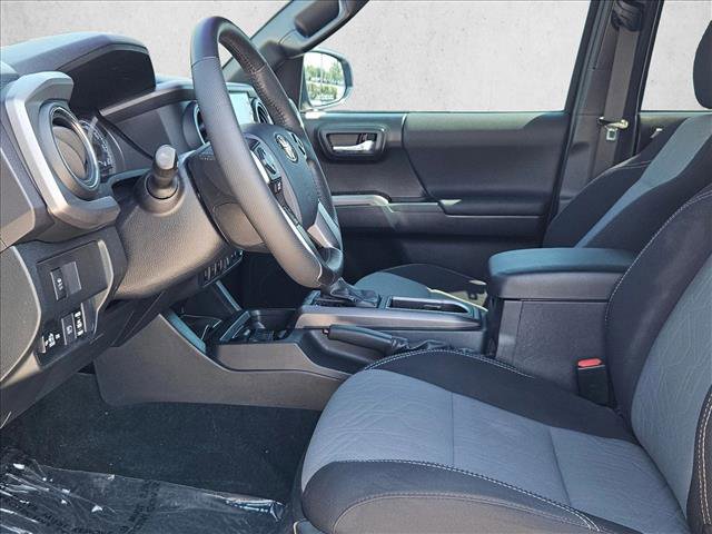 Used 2020 Toyota Tacoma TRD Sport w/ Technology Package image 15