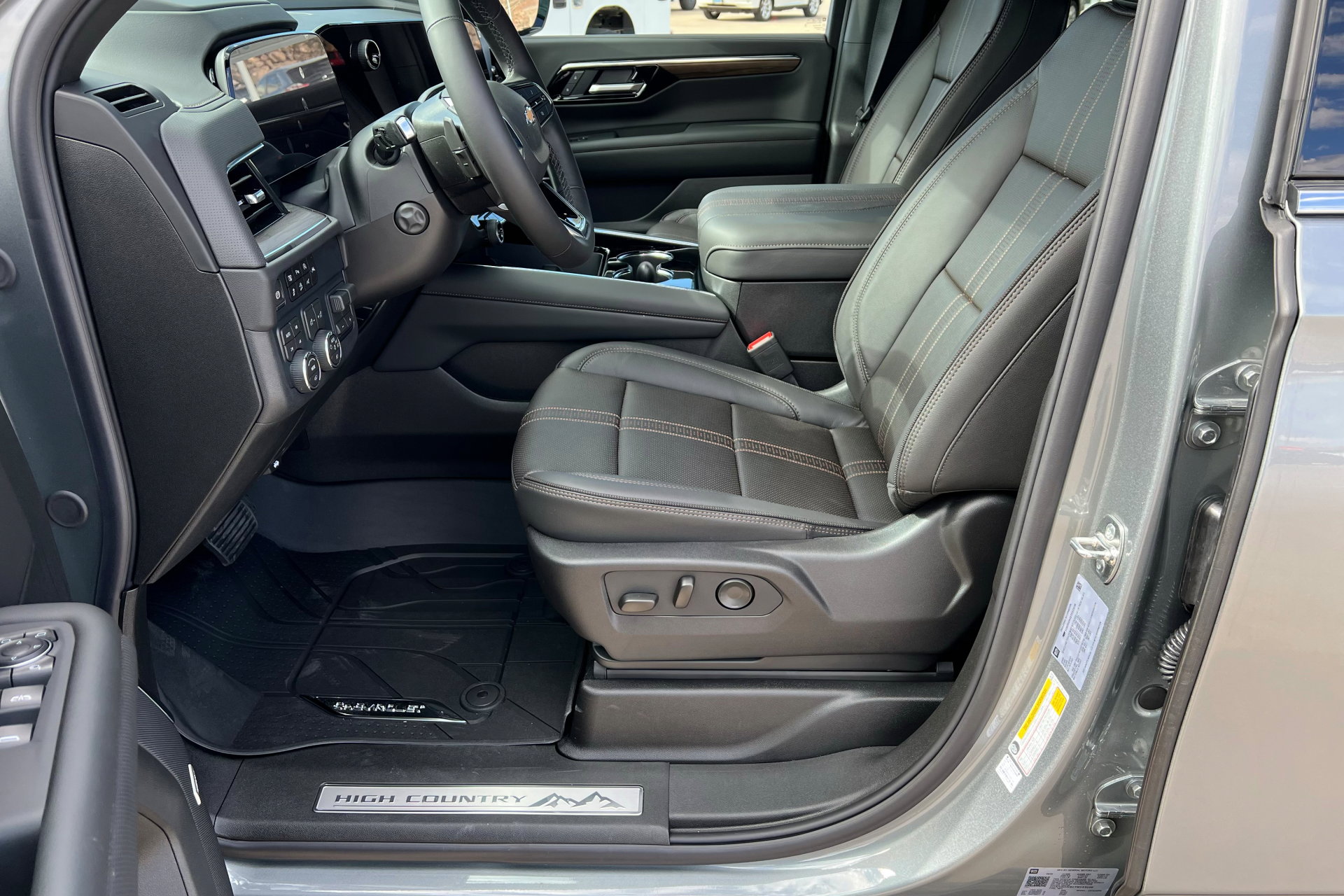 New 2026 Chevrolet Suburban High Country image 18