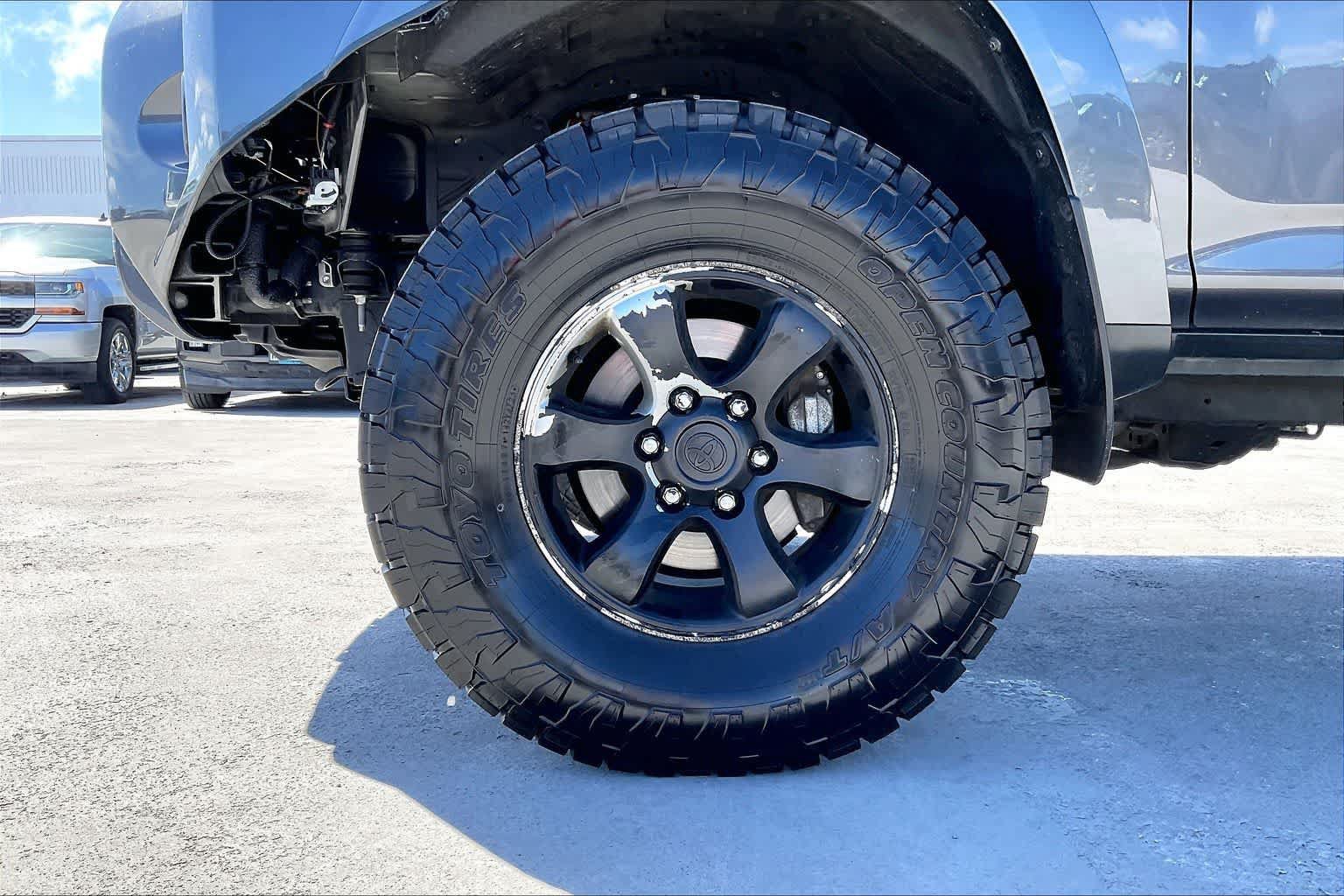 Used 2021 Toyota 4Runner SR5 Premium w/ Moonroof Package AWD/4WD image 8