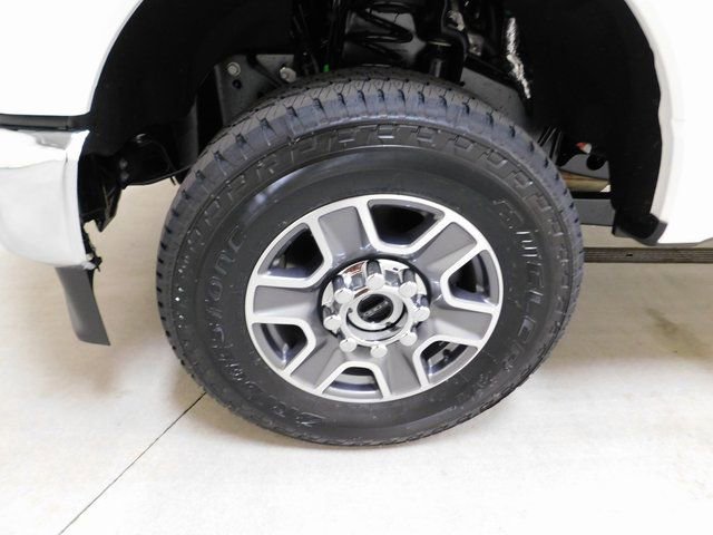 New 2026 Ford F350 Lariat w/ FX4 Off-Road Package image 18