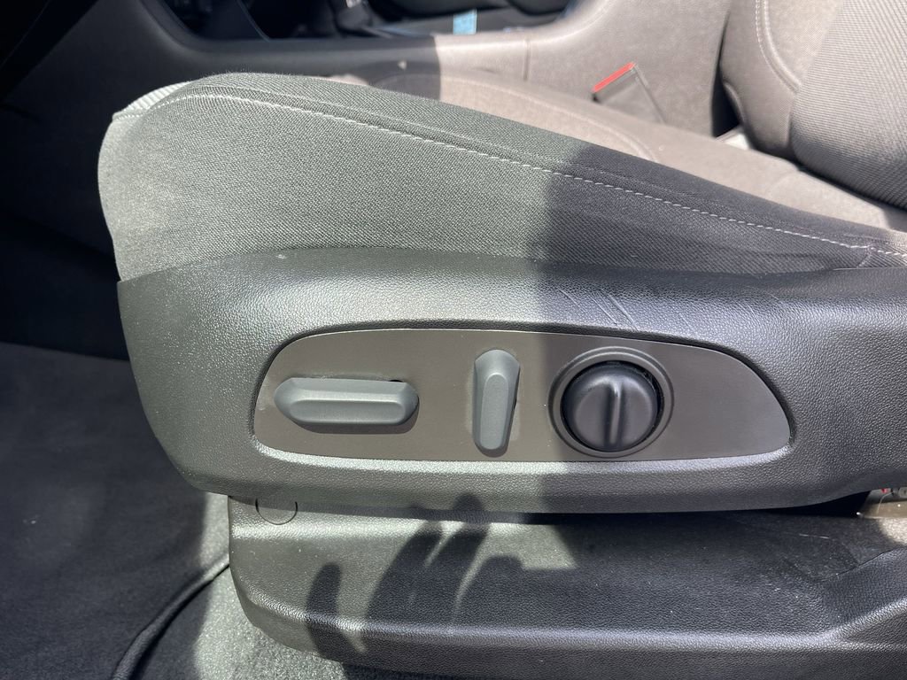 Used 2023 Chevrolet Traverse LT image 12