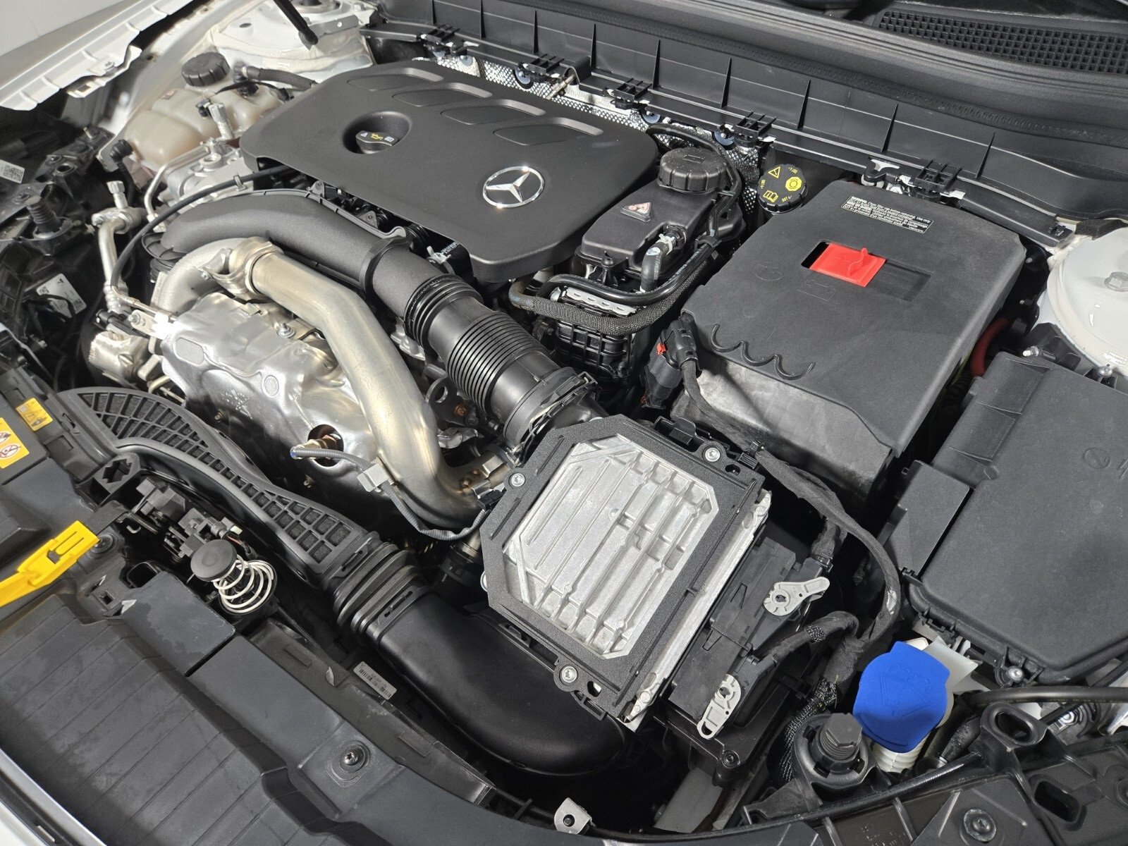 Used 2025 Mercedes-Benz GLB 250 image 23