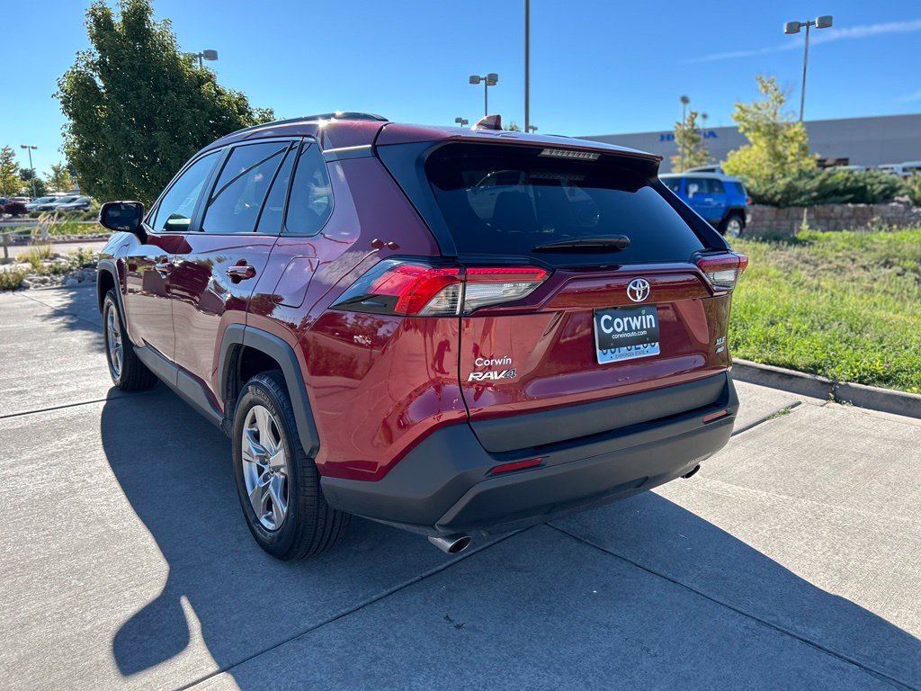 Used 2025 Toyota RAV4 XLE AWD/4WD image 5