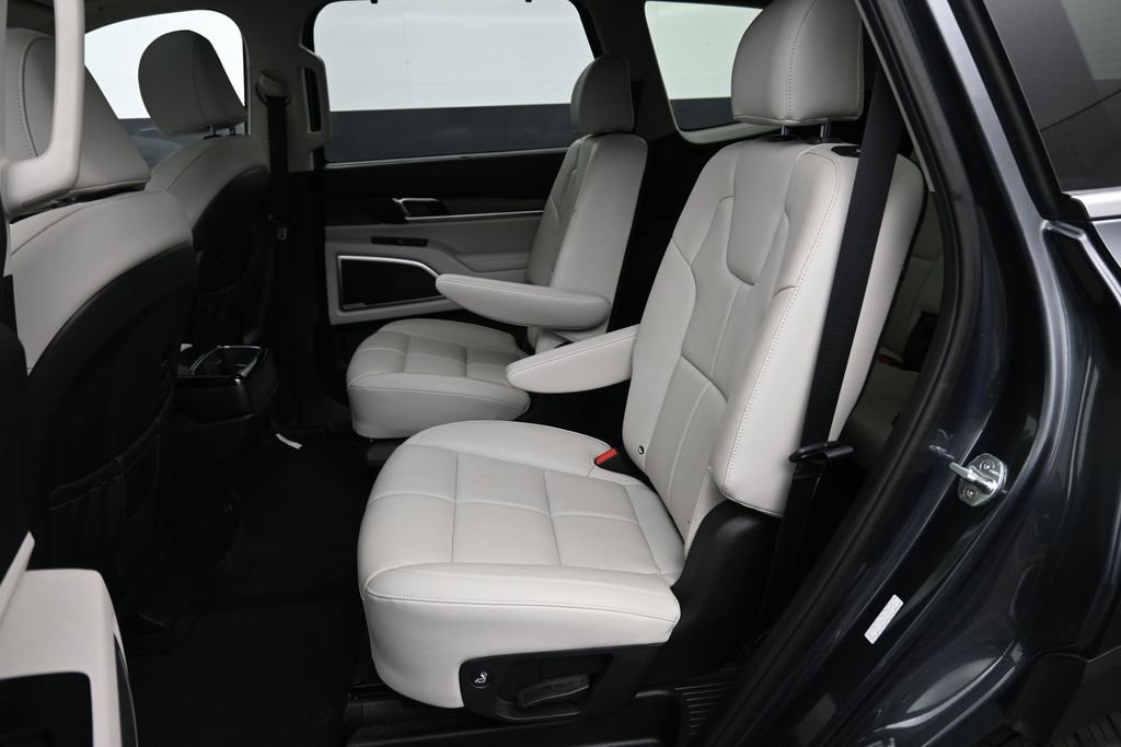 Used 2022 Kia Telluride EX w/ EX Premium Package AWD/4WD image 13