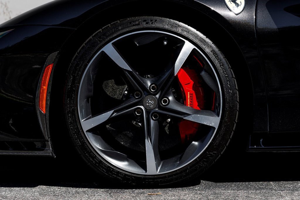 Used 2022 Ferrari SF90 Spider image 14