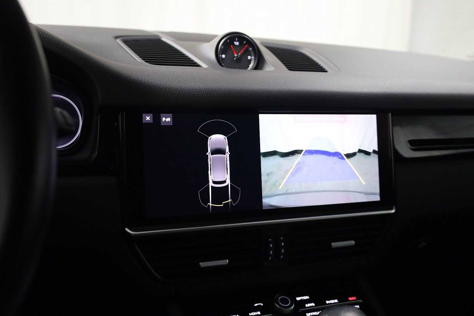 Used 2021 Porsche Cayenne image 34