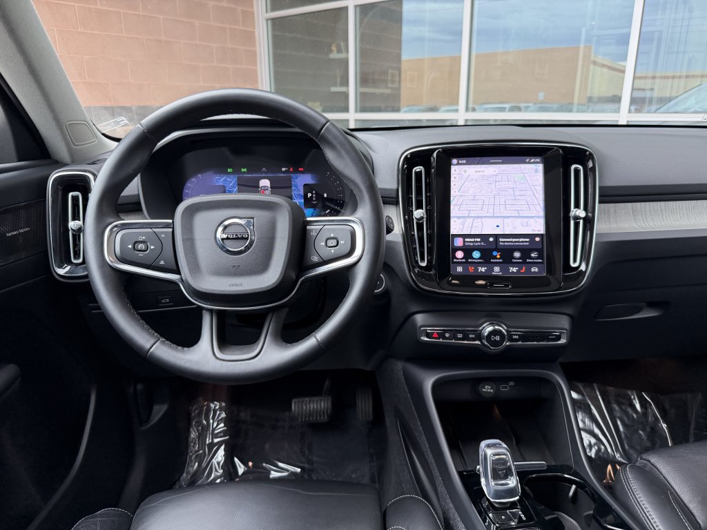 Used 2023 Volvo XC40 B5 Plus w/ Driver Assist Package AWD/4WD image 16