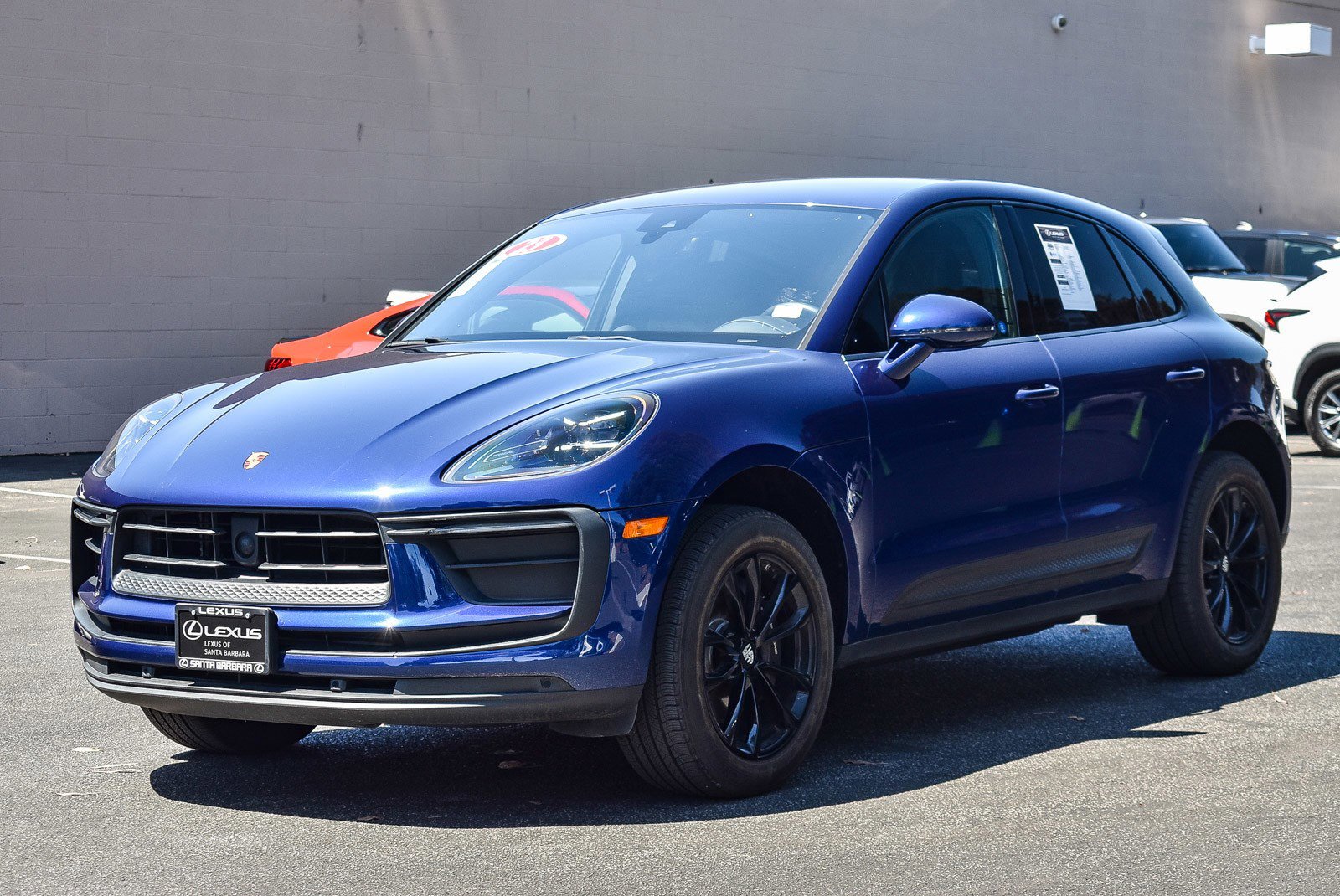Used 2023 Porsche Macan image 3
