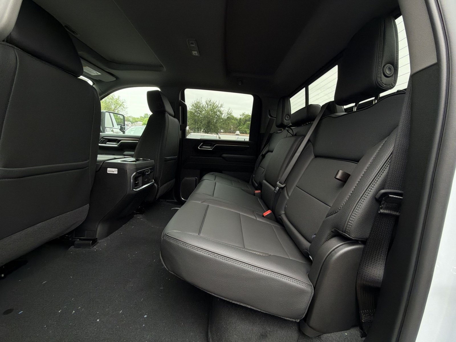 New 2026 GMC Sierra 3500 Denali w/ Denali Reserve Package AWD/4WD image 25