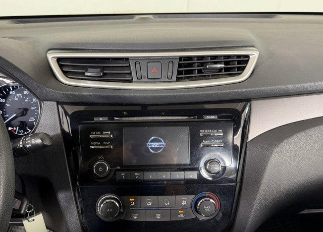 Used 2016 Nissan Rogue S FWD image 12