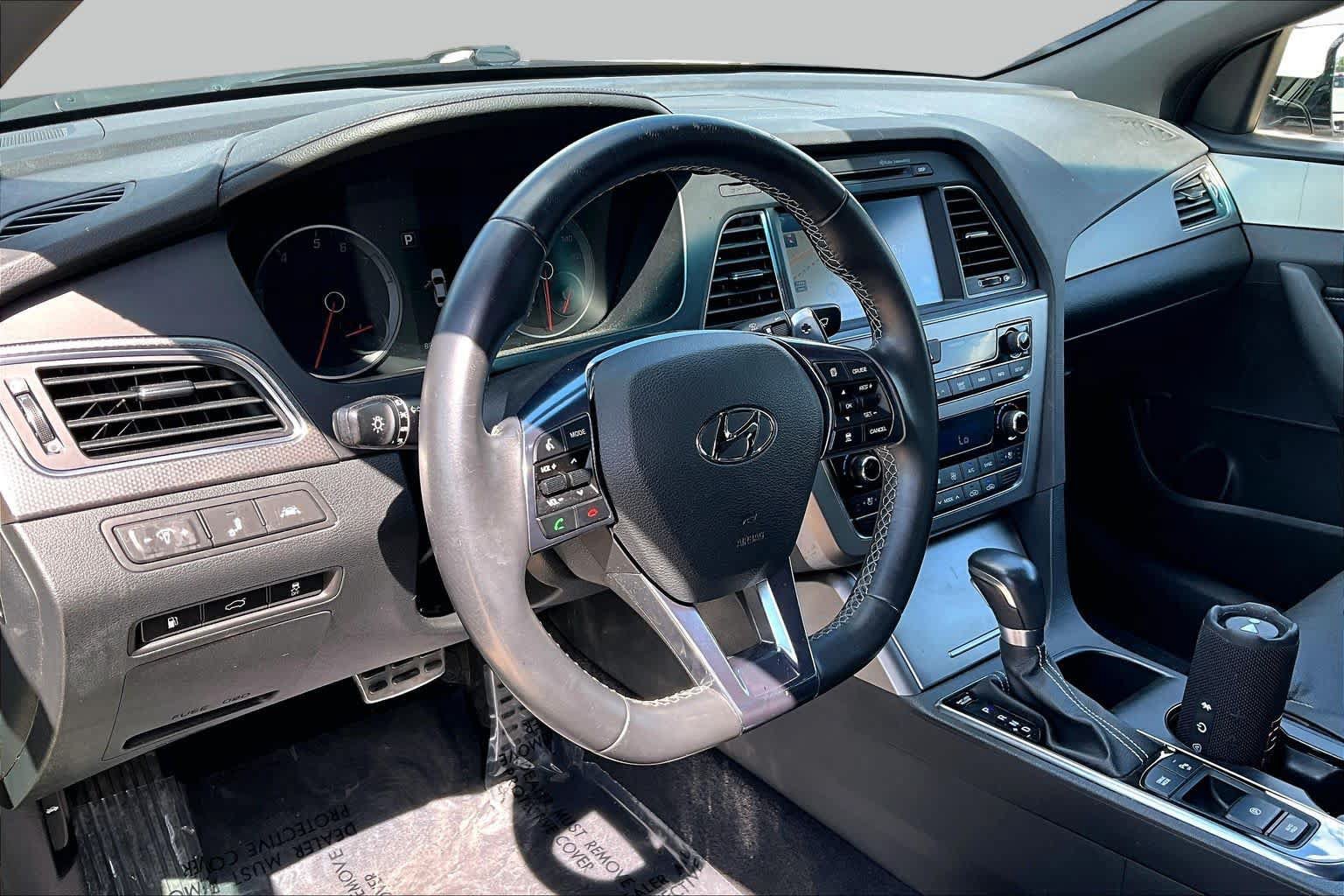 Used 2017 Hyundai Sonata Limited 2.0T FWD image 17