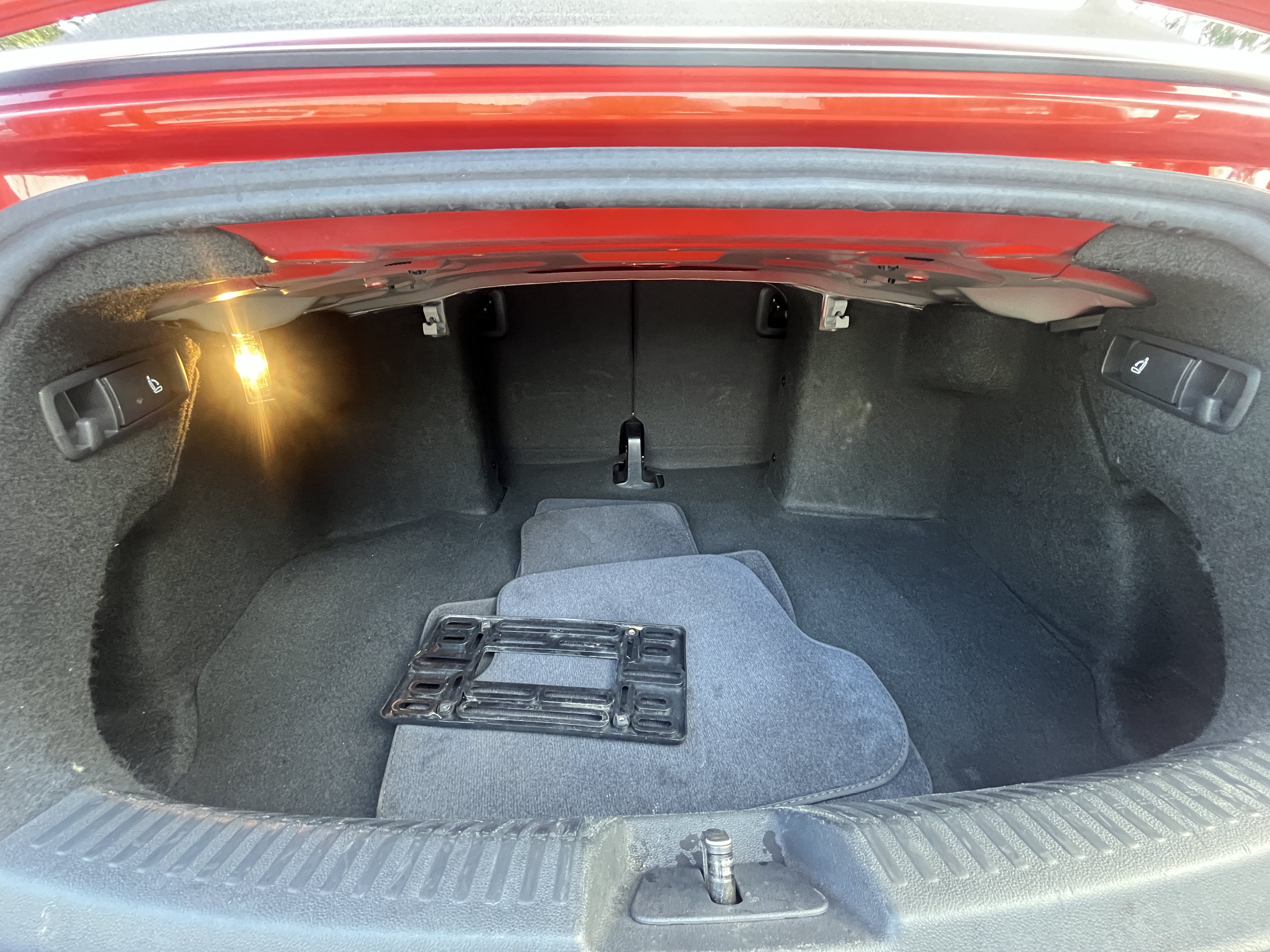 Used 2019 Volkswagen Beetle 2.0T S FWD image 16