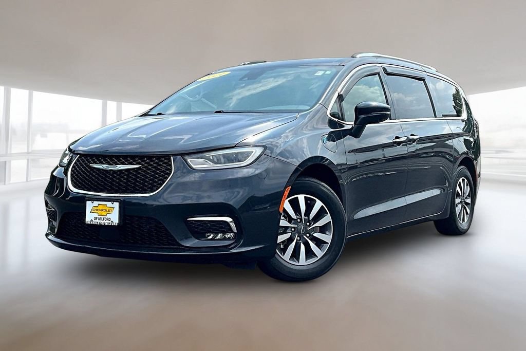 Used 2021 Chrysler Pacifica Touring-L FWD image 3
