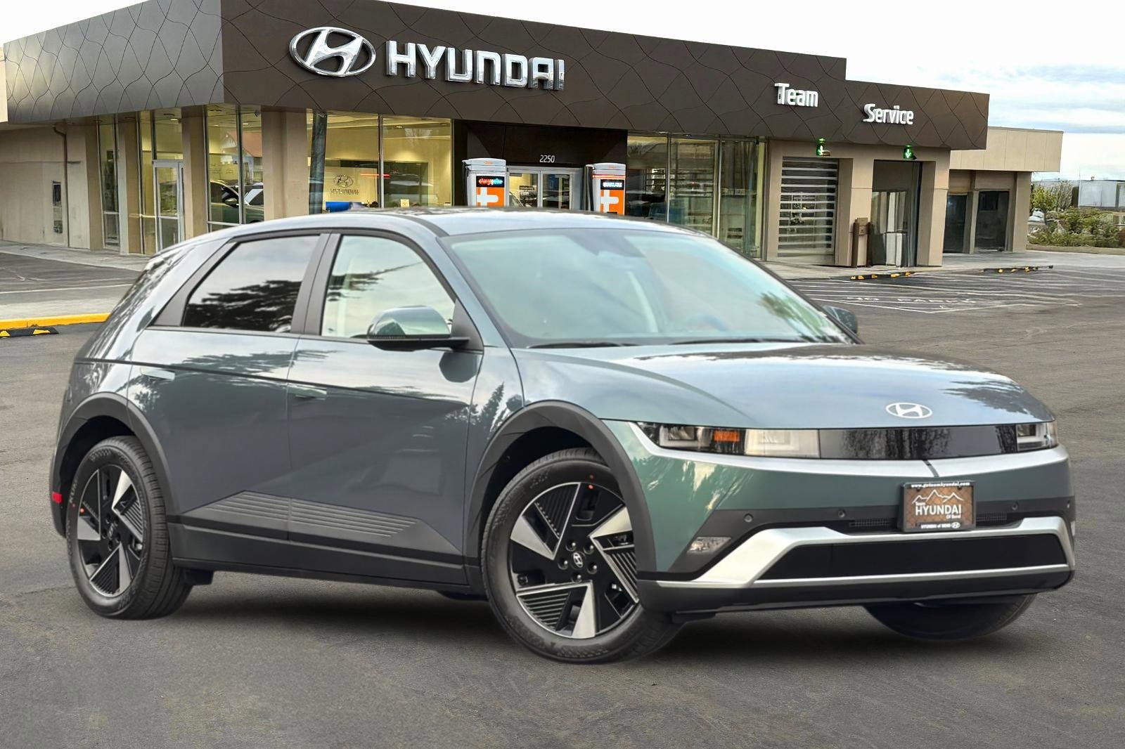 New 2026 Hyundai Ioniq 5 SEL image 2