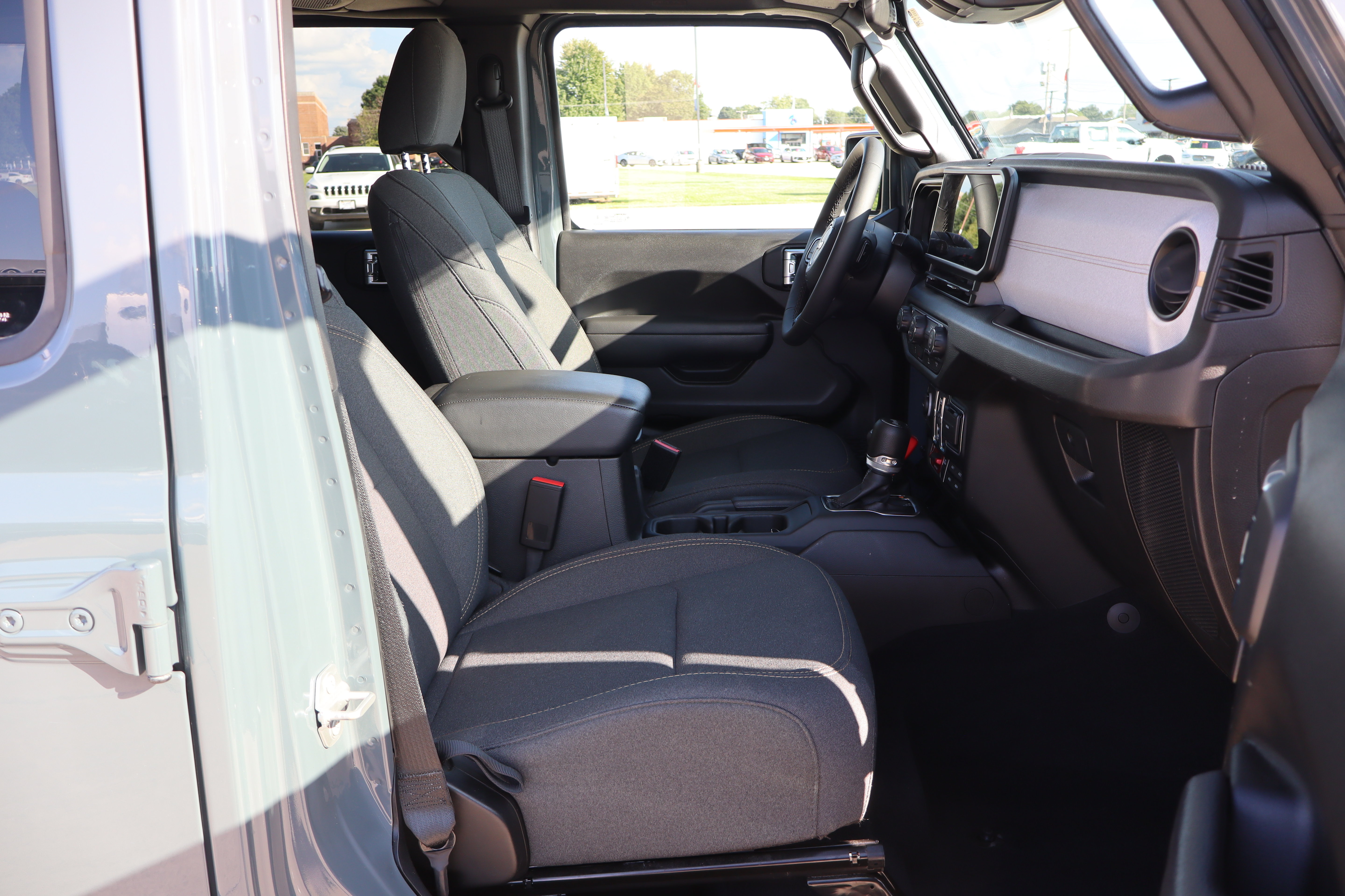 Used 2025 Jeep Wrangler Unlimited Sport S 4xe AWD/4WD image 12