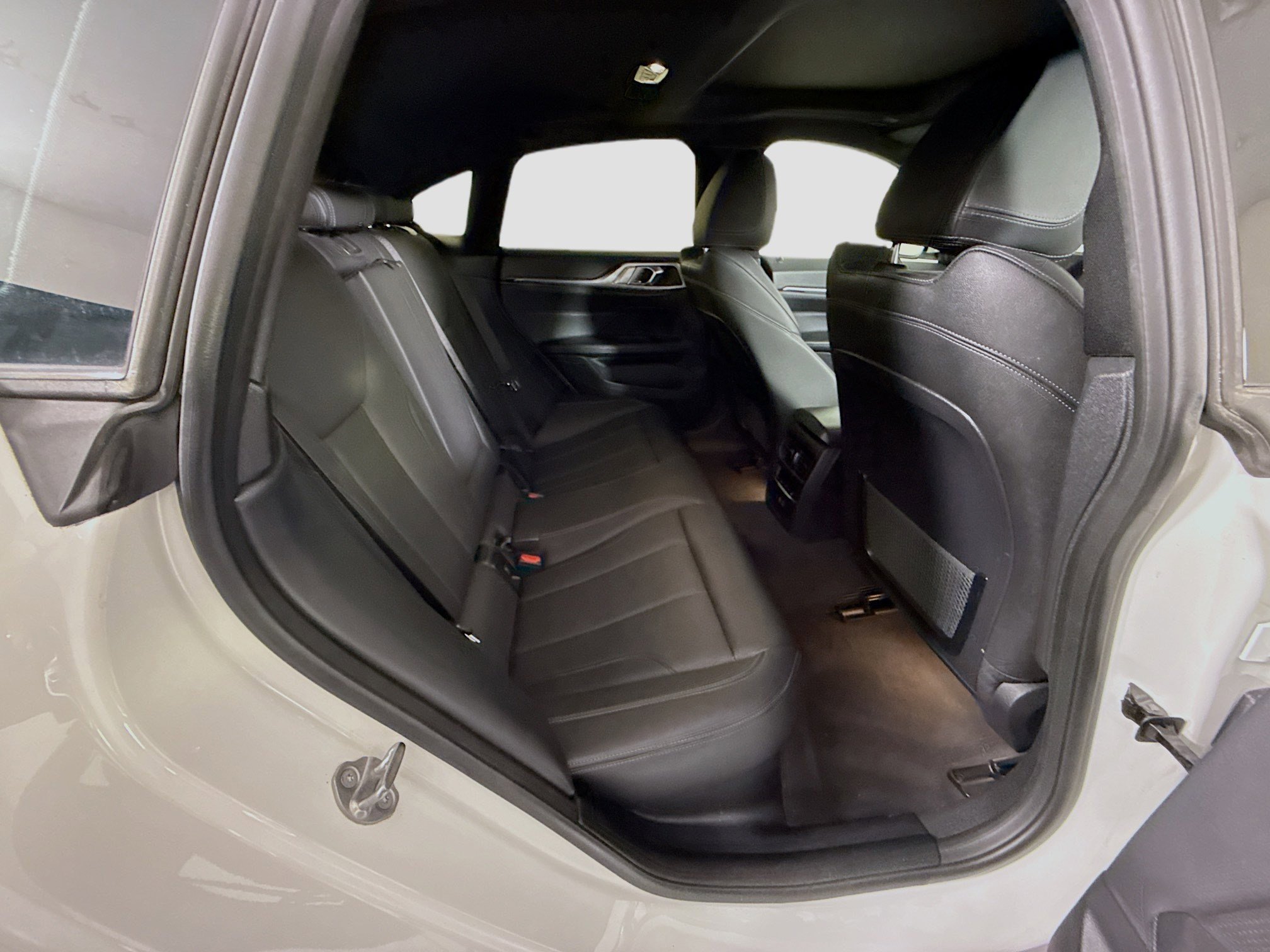 Used 2023 BMW i4 eDrive40 RWD image 27