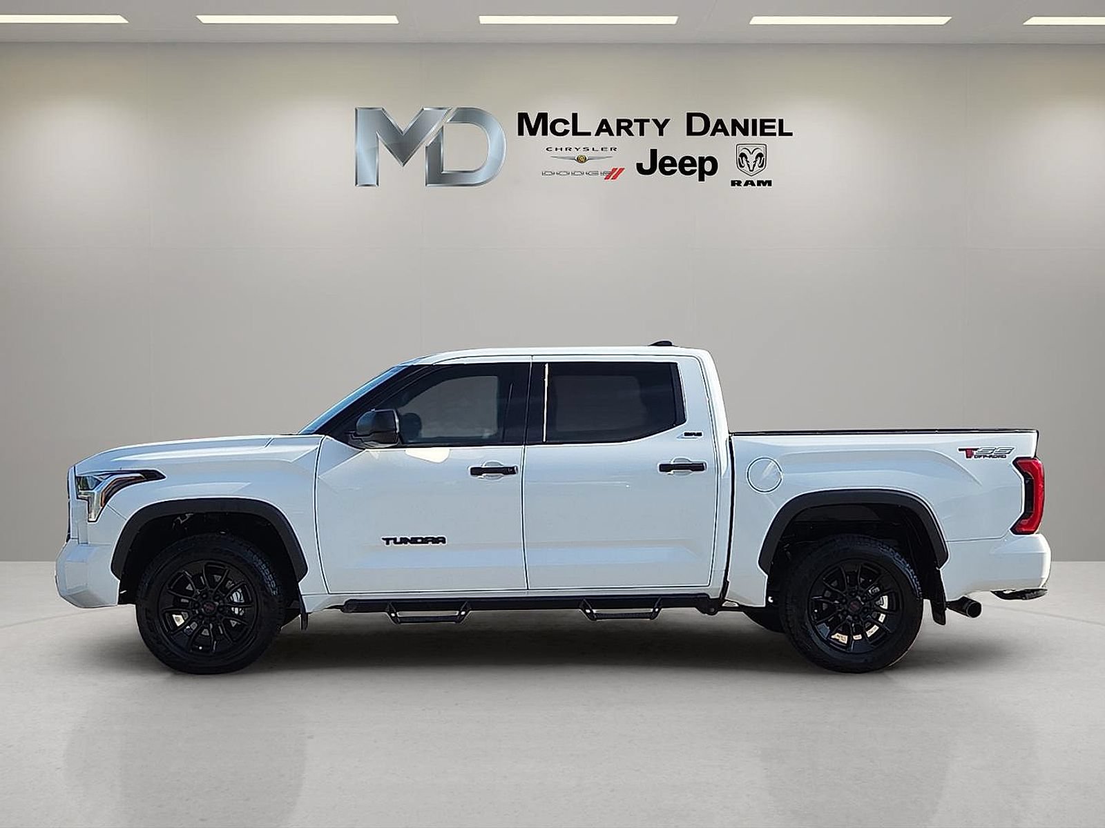 Used 2023 Toyota Tundra SR5 AWD/4WD image 3