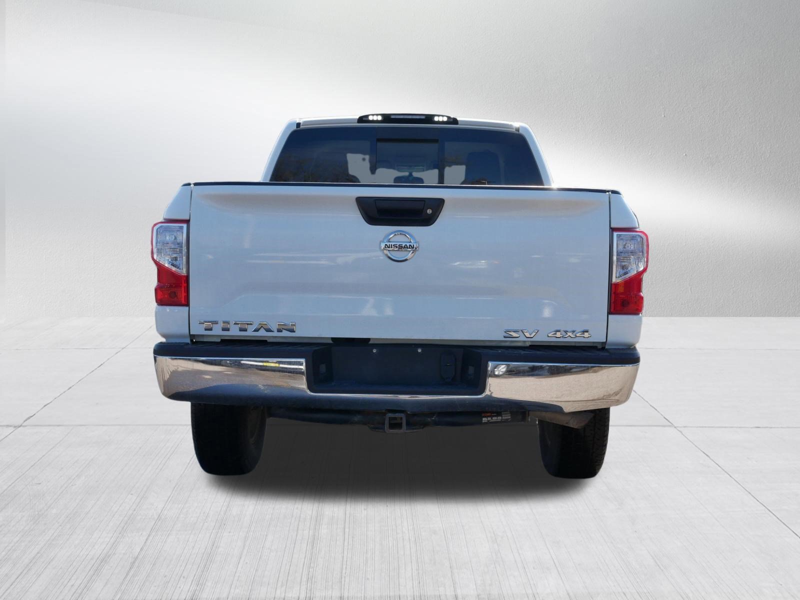 Certified 2017 Nissan Titan SV image 6