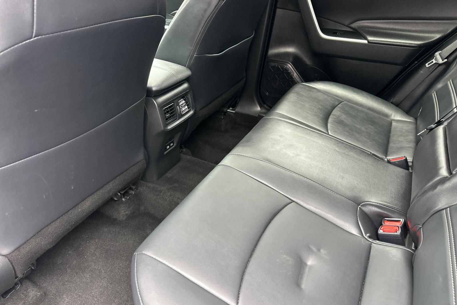Used 2024 Toyota RAV4 XLE Premium FWD image 12