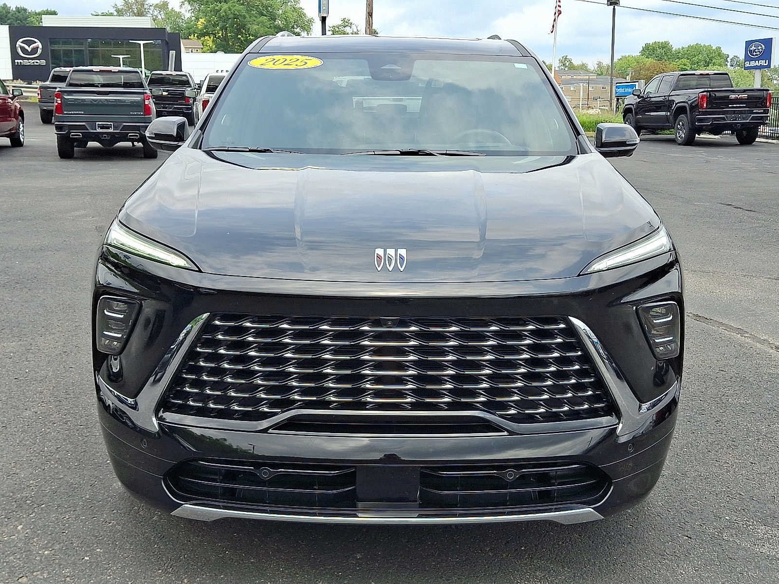 Used 2025 Buick Enclave Avenir w/ Super Cruise Package AWD/4WD image 2