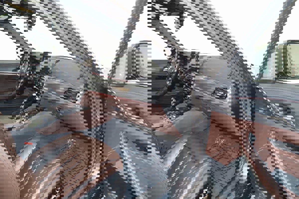 Used 2023 BMW M550i xDrive image 54