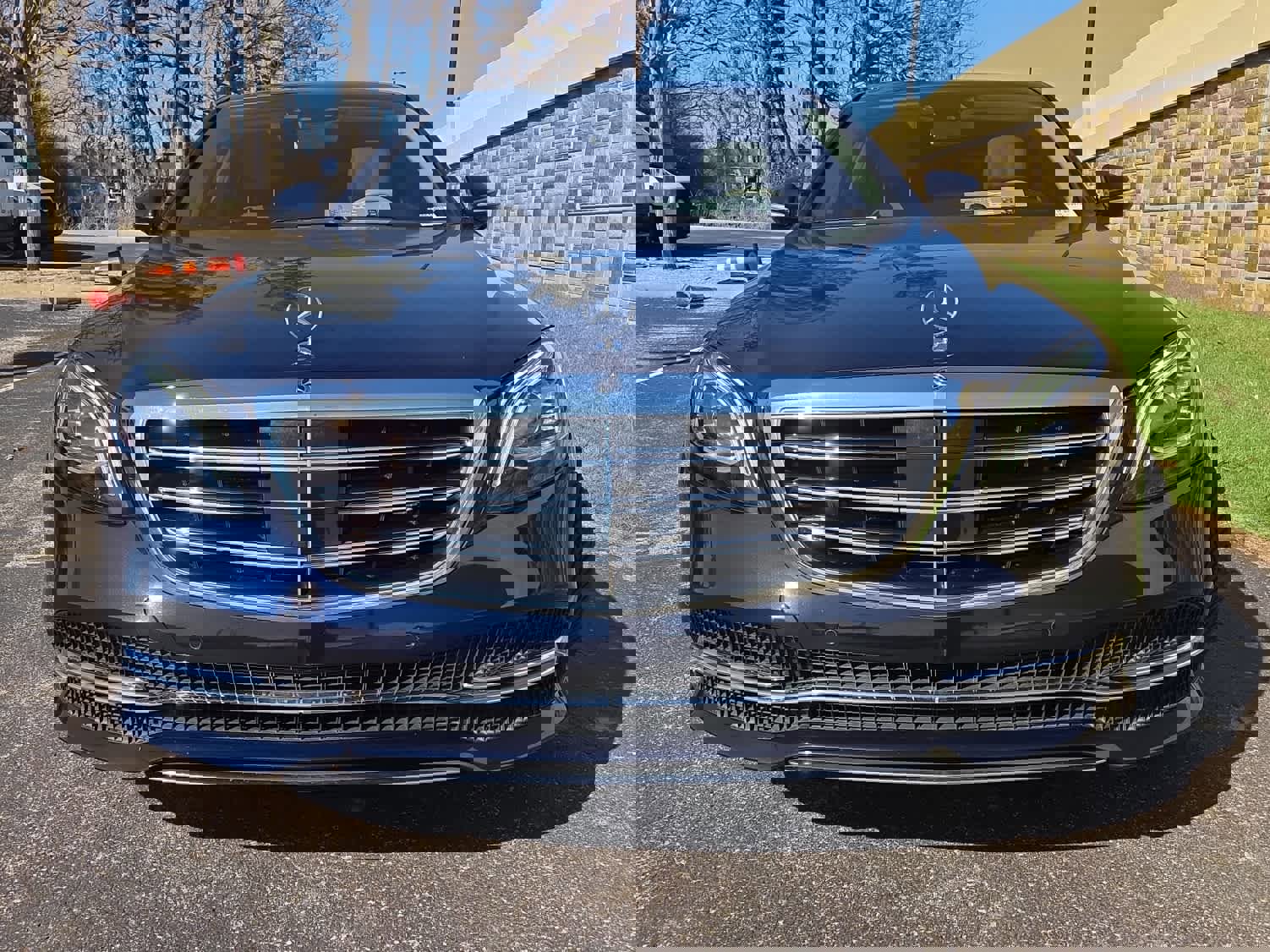 Used 2020 Mercedes-Benz S 560 4MATIC Sedan image 4