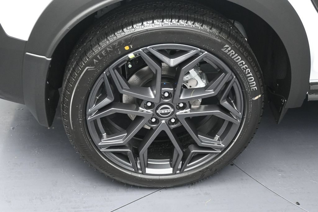 New 2026 Nissan Kicks SR AWD/4WD image 5