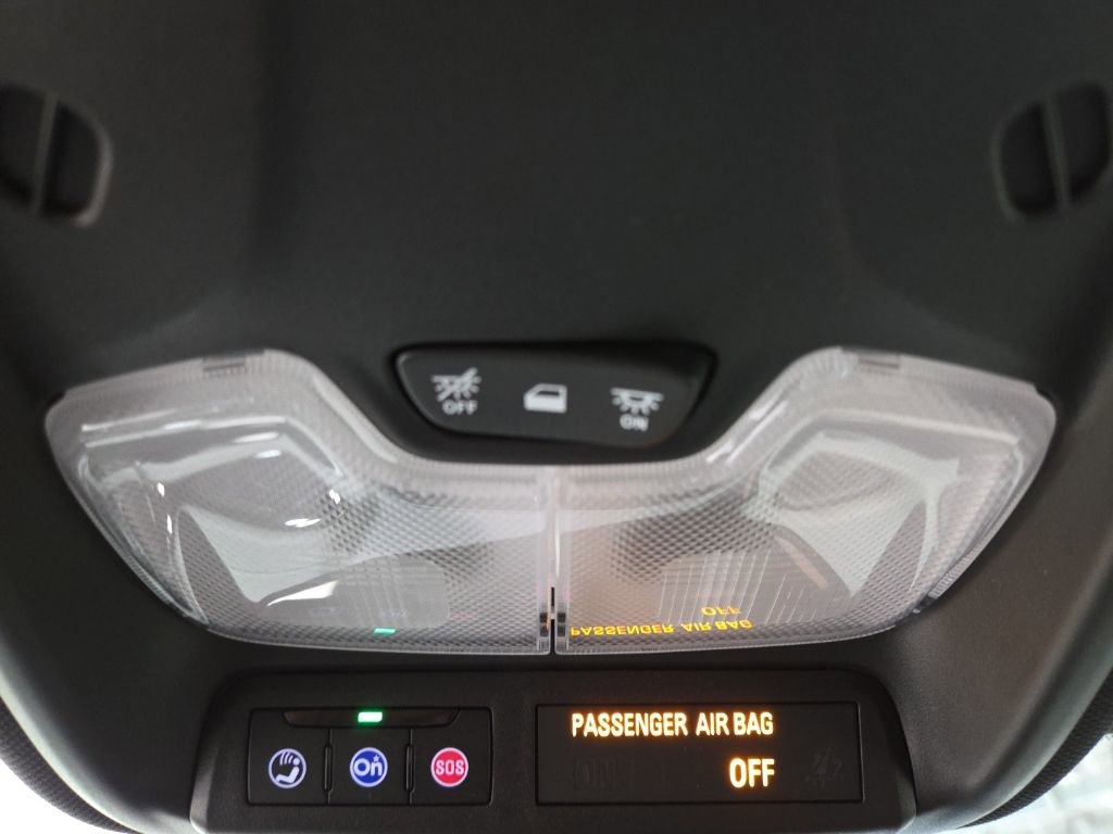 Used 2024 Chevrolet Colorado Z71 w/ Z71 Convenience Package 2 image 30