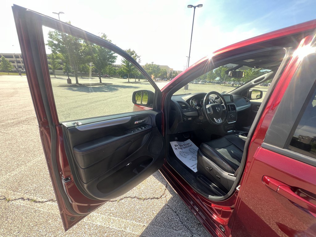 Used 2019 Dodge Grand Caravan GT FWD image 17
