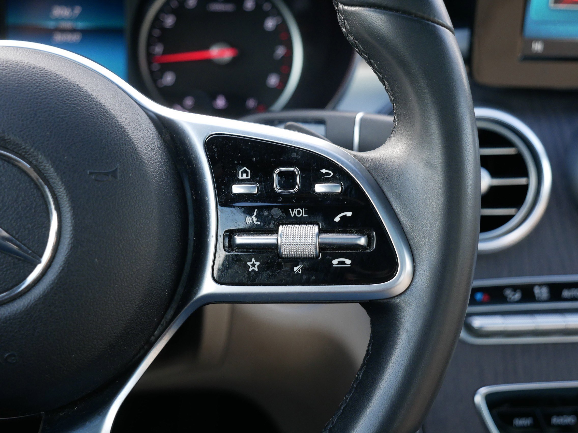 Used 2019 Mercedes-Benz C 300 4MATIC Sedan image 30