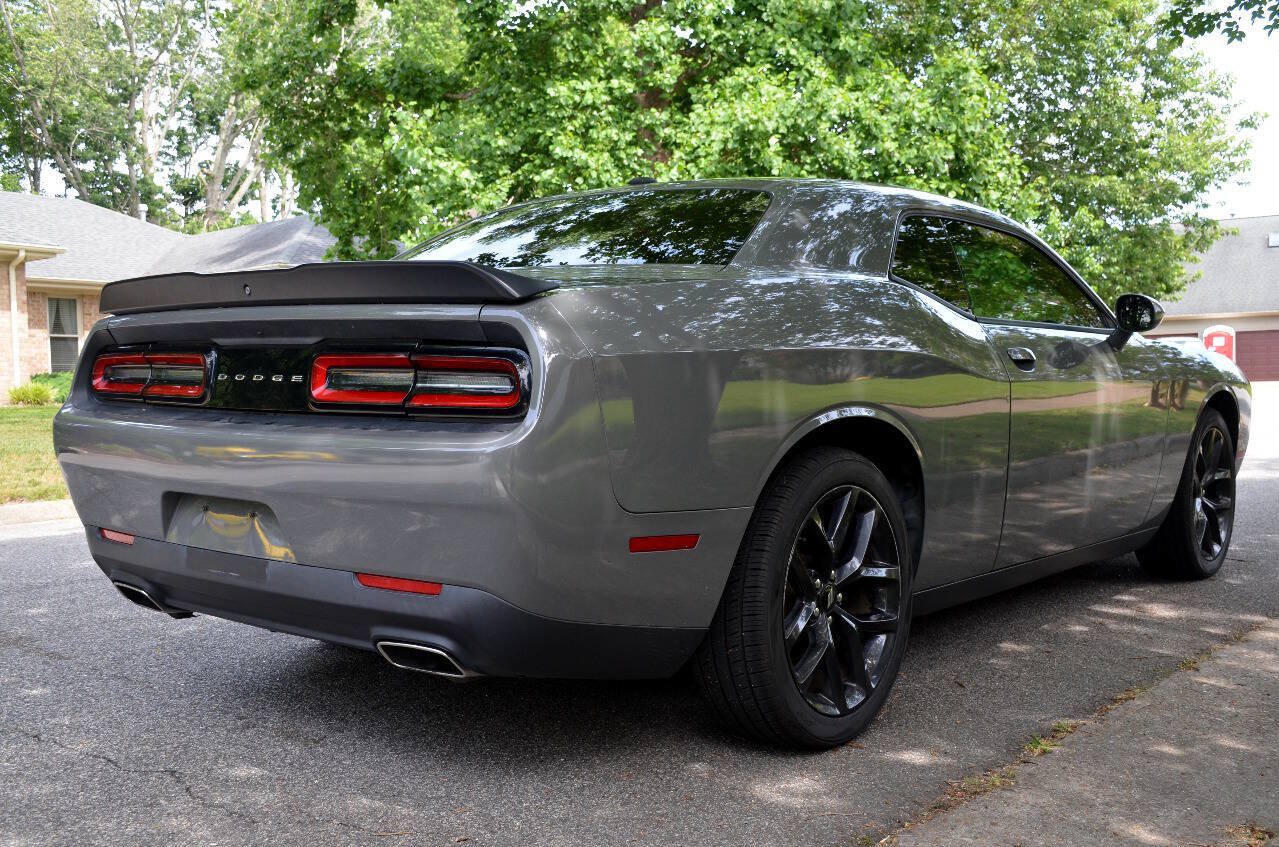 Used 2019 Dodge Challenger SXT w/ Blacktop Package RWD image 7