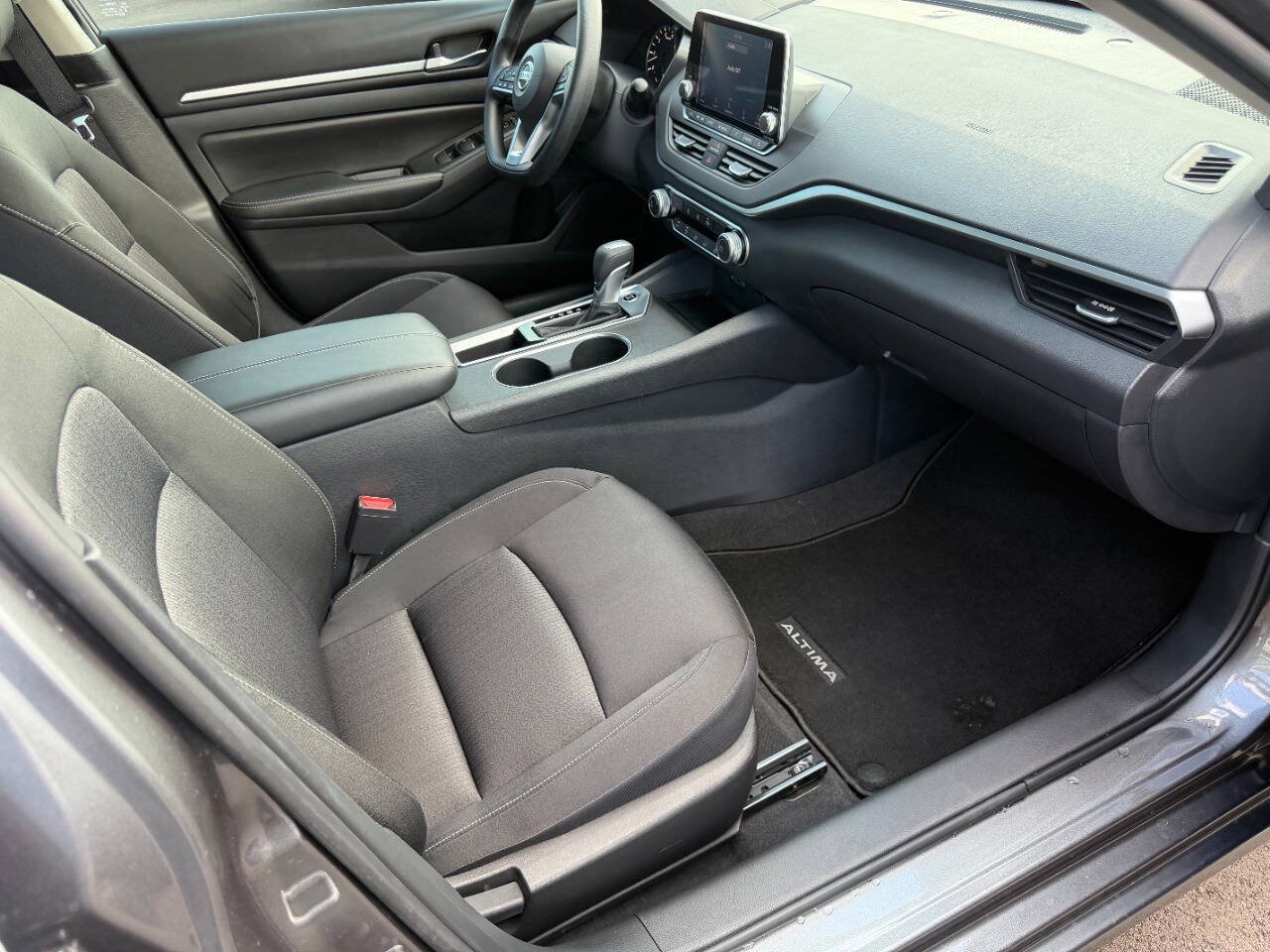 Used 2022 Nissan Altima 2.5 SV FWD image 14